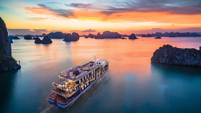 Du thuyền Heritage Cruise tiện ích 5*