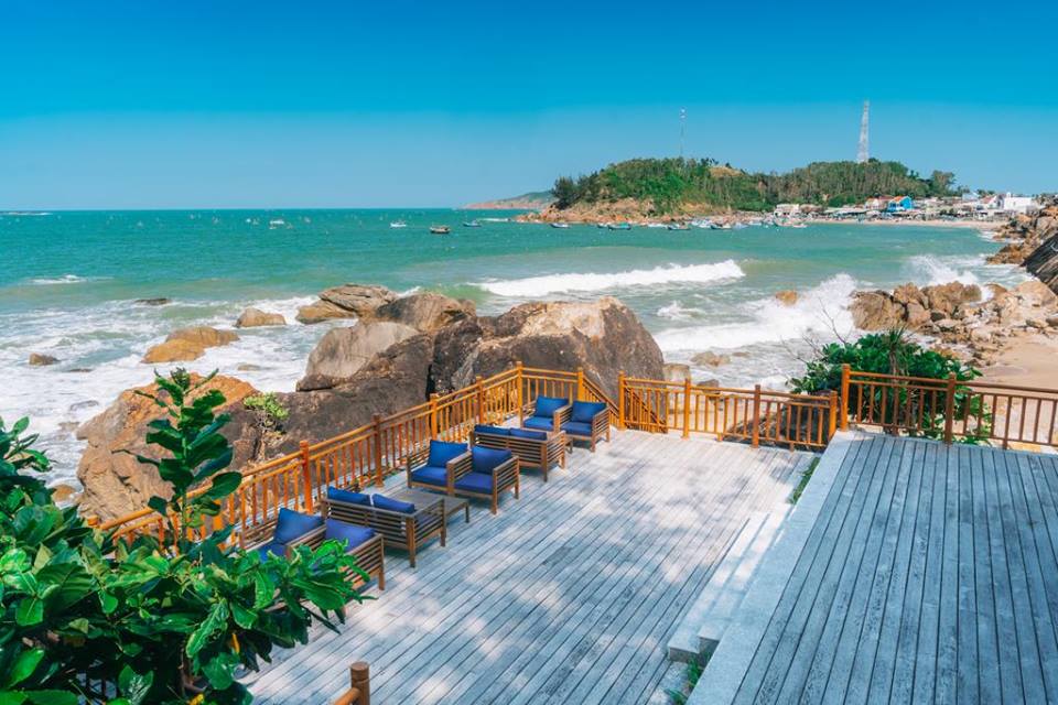 du-lich-quy-nhon-co-gi-nen-di-dau-an-gi-khach-san-resort-dia-diem-checkin-dep-nhat