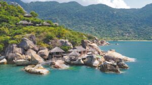 uu-dai-giam-gia-ninh-van-bay-six-senses