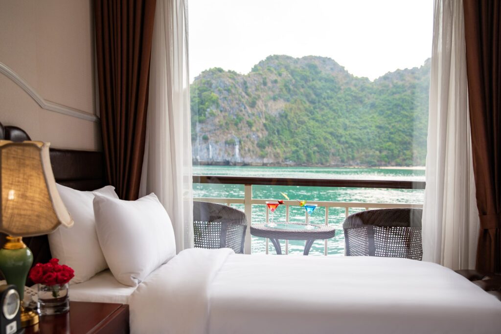 review-dora-cruise-du-thuyen-vinh-ha-long-3